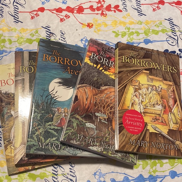 The borrowers box book set - Picture 5 of 7